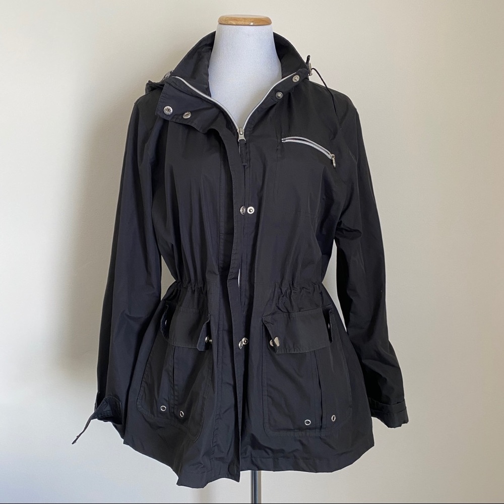 14W White Stag Windbreaker
